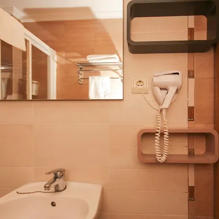 Guest house Costa Azul 2*